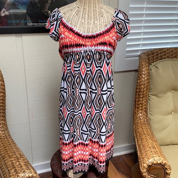 Muse Dresses & Skirts - Adorable bright Muse peasant dress Size 4